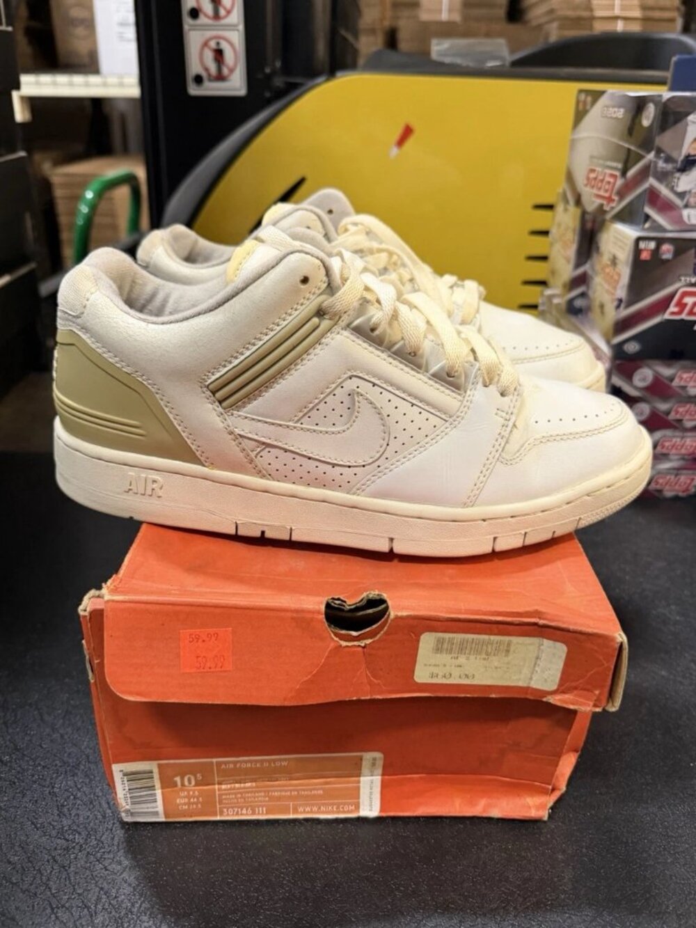 WORN Men’s Nike Air Force 2 Low White Neutral Grey 307146-111 Size 10.5 WITH BOX